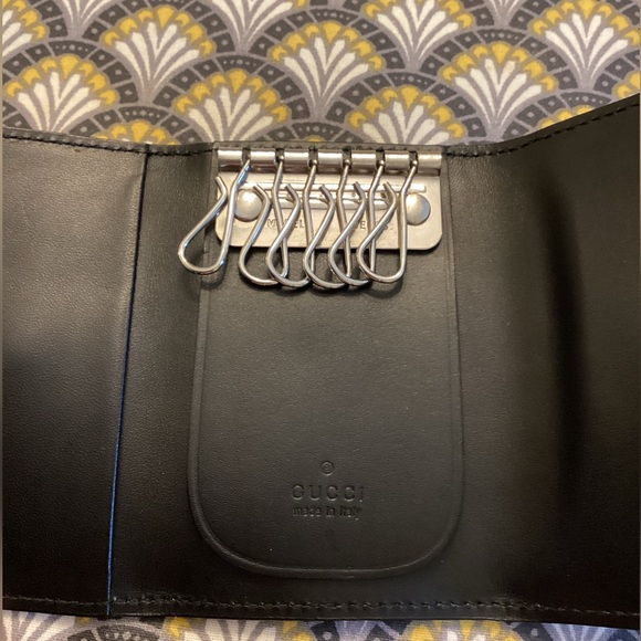 SALE ♥️ Authentic GUCCI leather Key Holder Case, super sleek piece - Picture 5 of 14